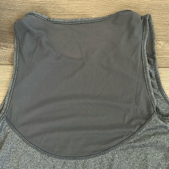Nicole Miller Women’s Gray Active Tank Size Small - Picture 3 of 6